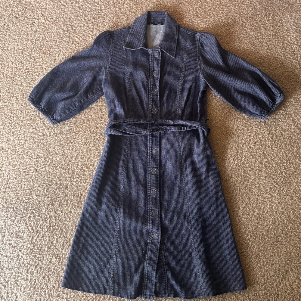 Elie Tahari stretchy denim button down dress with belt and pockets